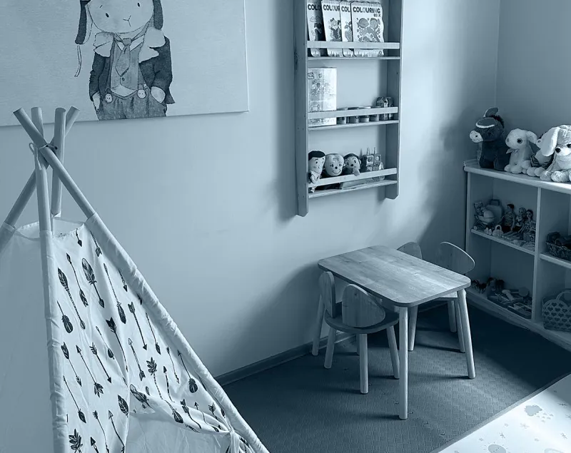 Oyun terapisi nedir? Oyun odasında çocukla terapi çalışması